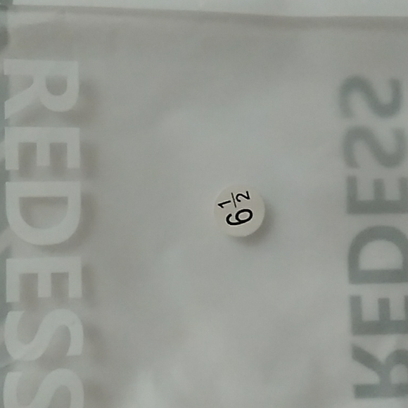 Ladies Gloves - Picture 5 of 5